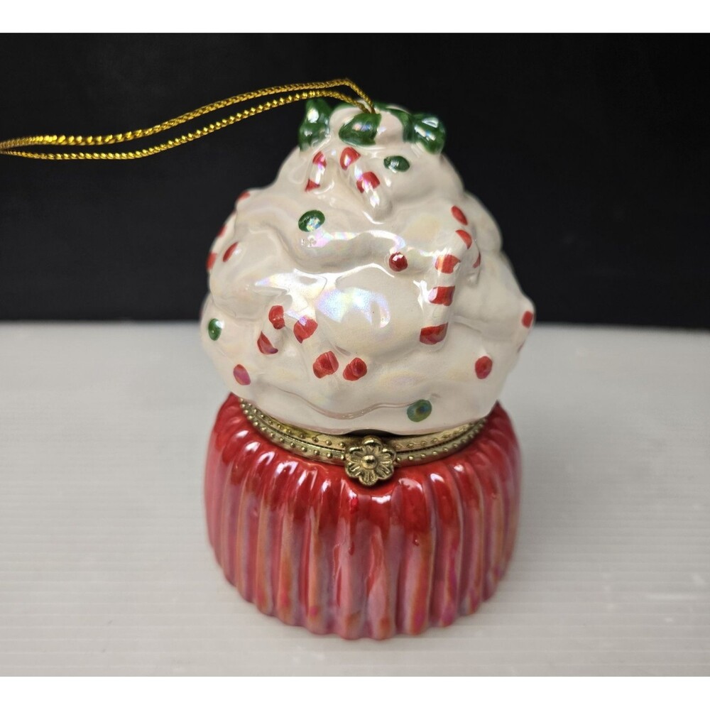 Mr Christmas Cupcake Hinged Animated Musical Ornament Trinket Box Baking Bears